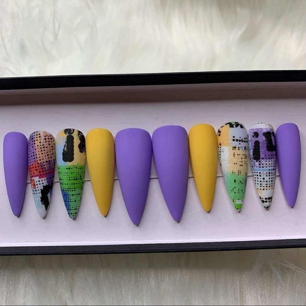 Off the Wall Custom Press On Nails | High Quality Nails | Handmade - Picture 3 of 14
